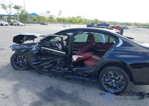 2025 BMW 3 Series 330I из США, поврежденный, VIN 3MW69CW06S8F01988